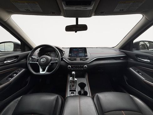 Used 2019 Nissan Altima 2.5 SR w/ SR Premium Package AWD/4WD image 12
