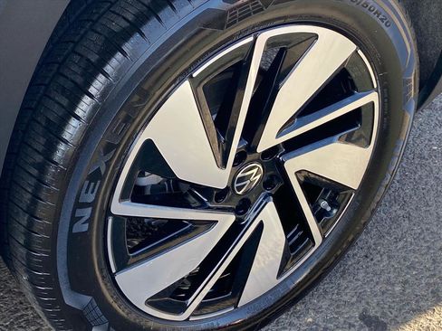 Certified 2024 Volkswagen Atlas SE w/ Panoramic Sunroof Package image 19