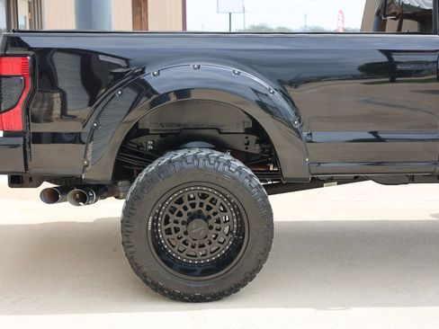 Used 2021 Ford F350 Platinum w/ FX4 Off-Road Package AWD/4WD image 16