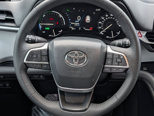 Certified 2026 Toyota Sienna XLE FWD image 13
