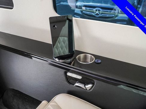 Used 2024 Mercedes-Benz Sprinter 2500 image 80