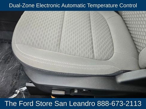 Certified 2022 Ford Escape SE w/ SE Sport Appearance Package image 17