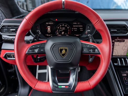 Used 2022 Lamborghini Urus image 25