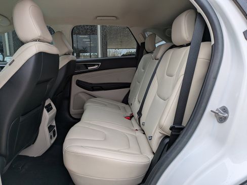 Used 2021 Ford Edge Titanium image 16