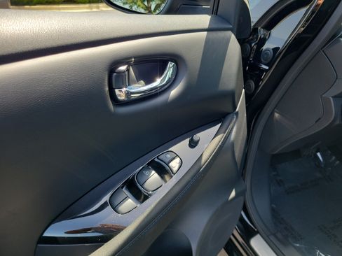 Certified 2024 Nissan Leaf SV Plus FWD image 18
