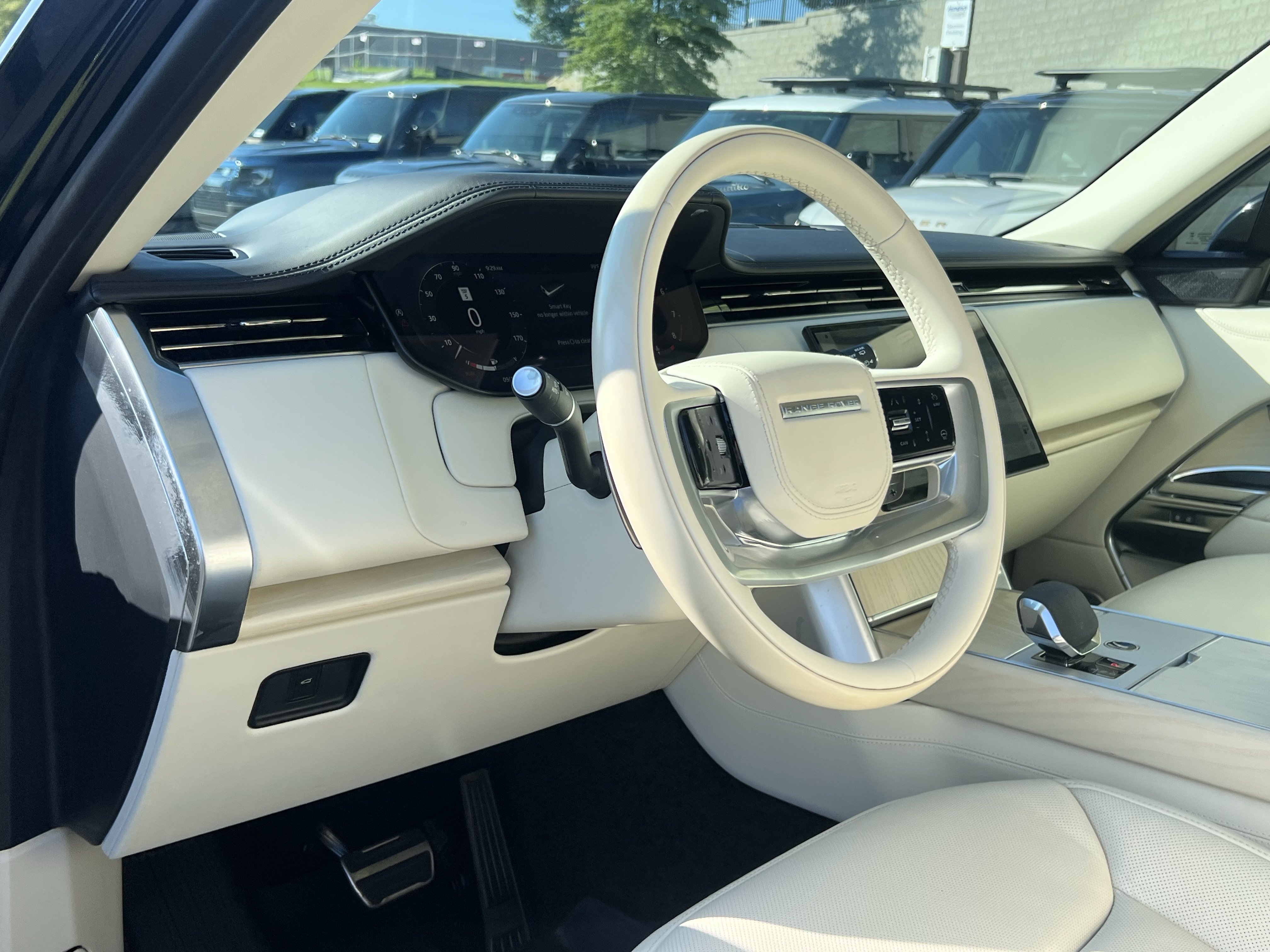 Certified 2024 Land Rover Range Rover Autobiography AWD/4WD image 19