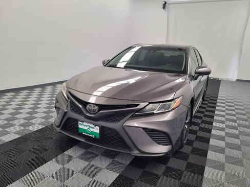 Used 2018 Toyota Camry SE FWD image 15