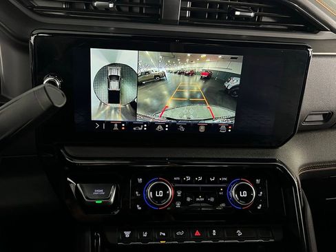 Used 2025 GMC Sierra 2500 AT4 image 23