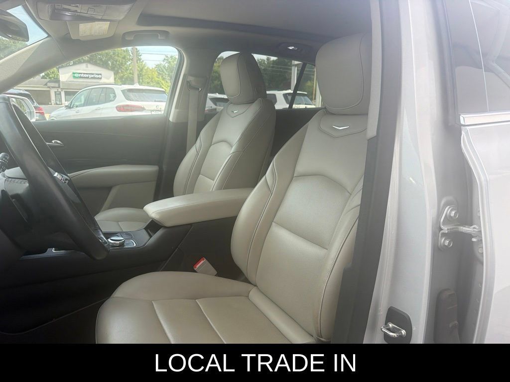 Used 2019 Cadillac XT4 Premium Luxury AWD/4WD image 24