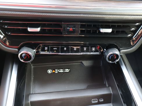 Used 2025 Chevrolet Tahoe Premier image 29