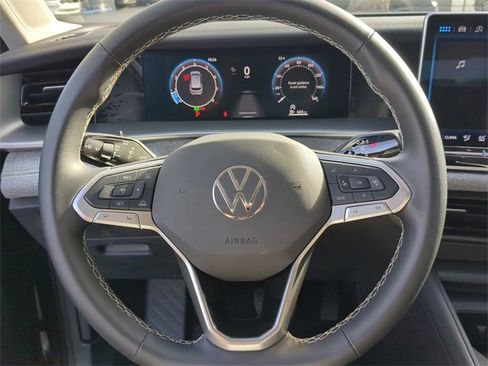 Certified 2025 Volkswagen Tiguan S image 27