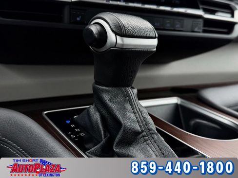 Used 2024 Toyota Sienna XLE FWD image 21