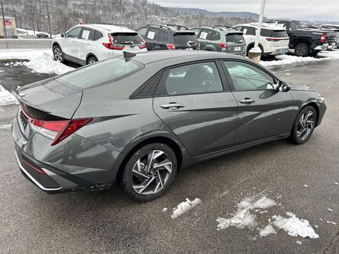 Certified 2025 Hyundai Elantra Sport image 4