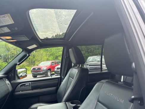 Used 2017 Ford Expedition Platinum AWD/4WD image 12