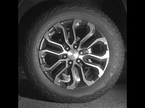 New 2026 GMC Canyon Denali AWD/4WD image 14