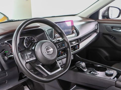 Used 2022 Nissan Rogue SV AWD/4WD image 22