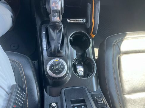 Used 2022 Ford Bronco Badlands AWD/4WD image 17
