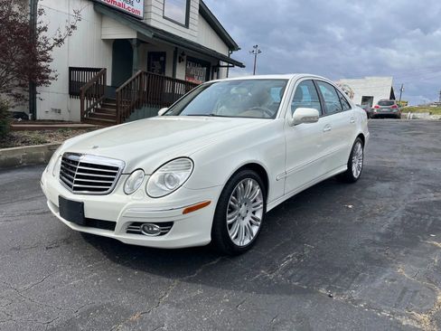 Used 2008 Mercedes-Benz E 350 E 350 4MATIC Sedan 4D image 3