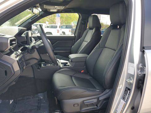 Used 2025 Toyota 4Runner SR5 image 11