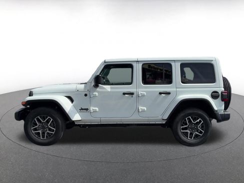 Used 2025 Jeep Wrangler Unlimited Sahara AWD/4WD image 9