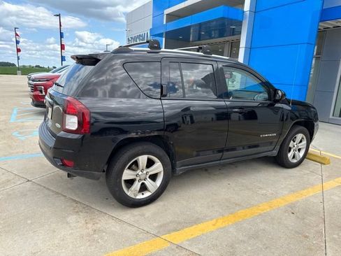 Used 2016 Jeep Compass Latitude w/ Sun/Sound Group AWD/4WD image 6