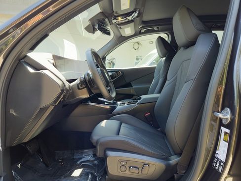 Used 2025 BMW X3 xDrive30i w/ Convenience Package image 10