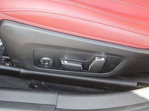 New 2026 BMW 330i Sedan w/ M Sport Package image 21