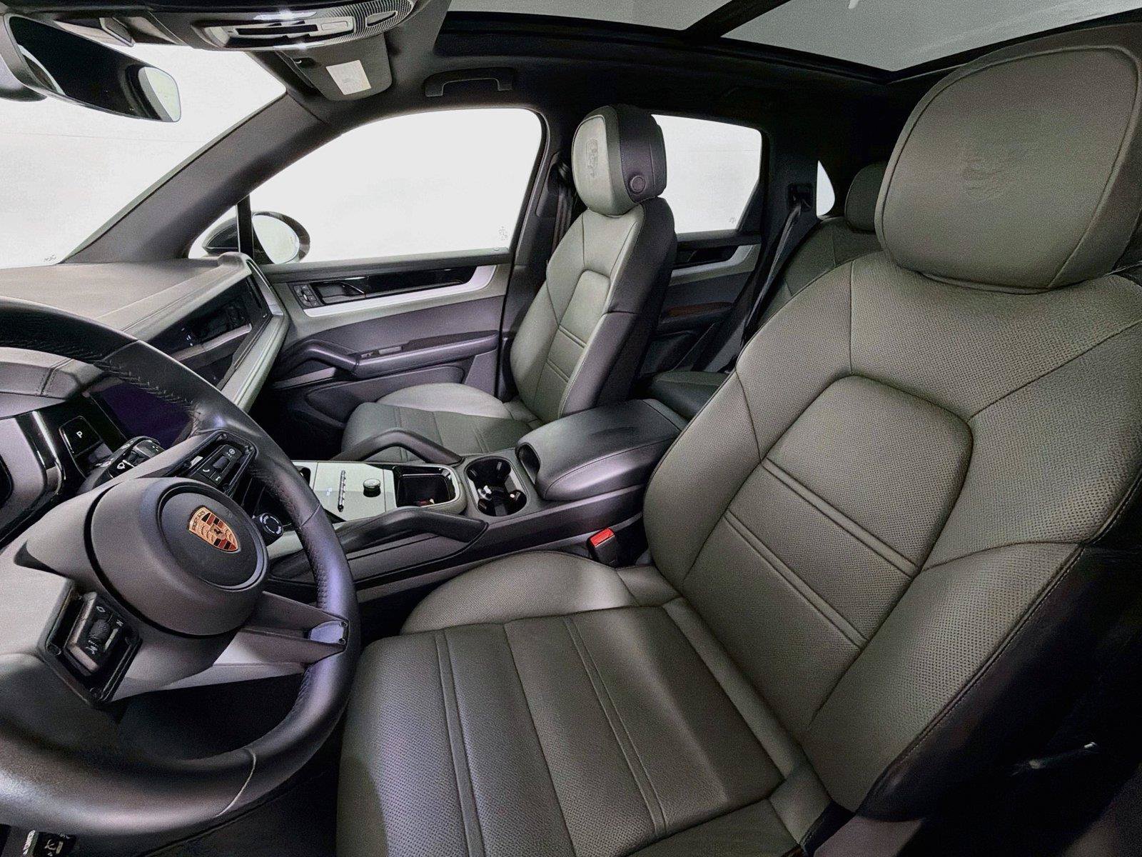 Certified 2026 Porsche Cayenne S AWD/4WD image 5