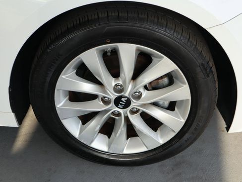 Used 2018 Kia Optima S w/ Panoramic Sunroof Package image 38