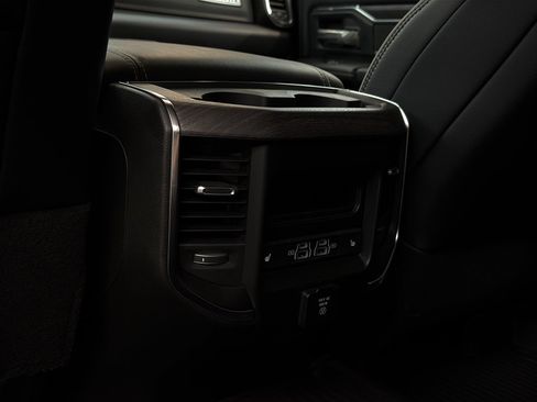 New 2025 RAM 2500 Laramie AWD/4WD image 19