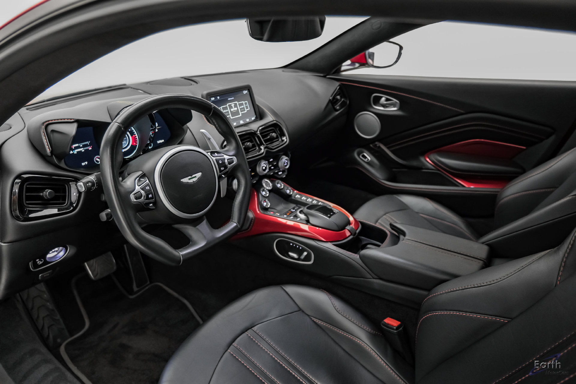 Used 2019 Aston Martin V8 Vantage Coupe RWD image 3