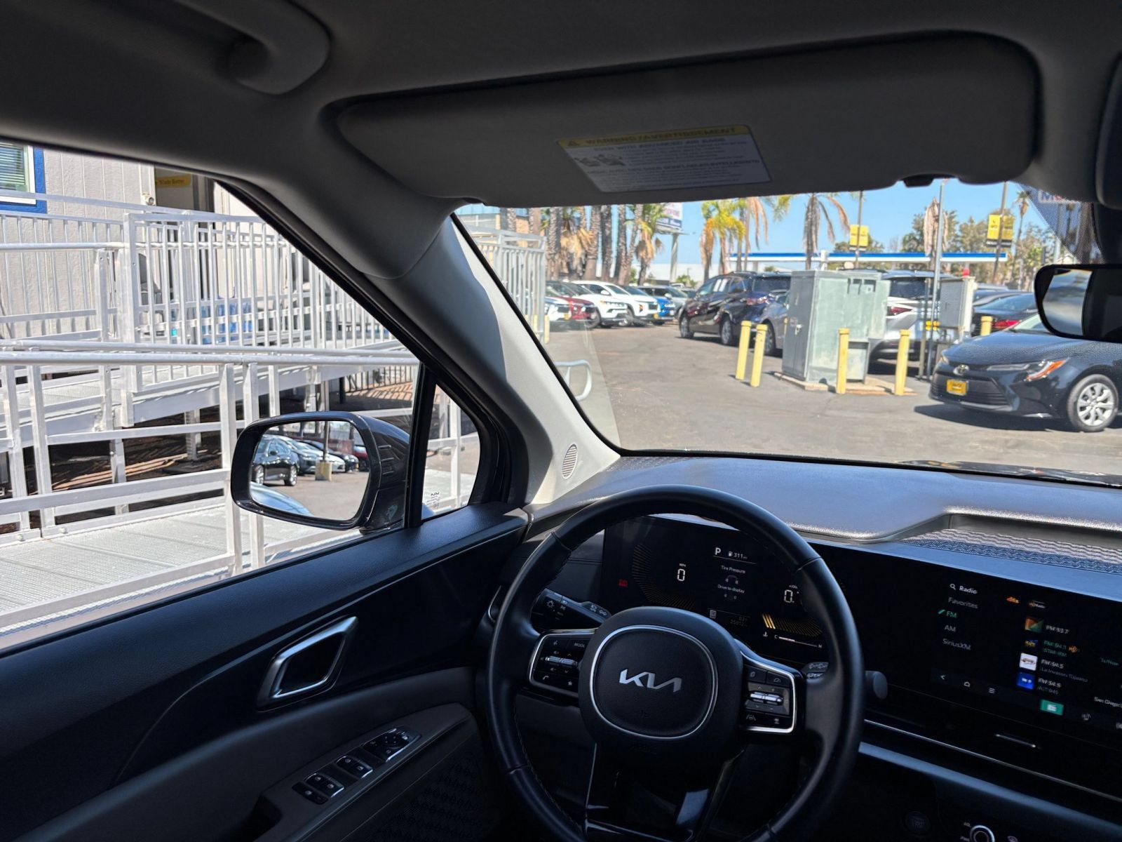 Used 2026 Kia Carnival FWD image 36