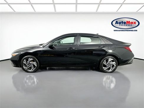 Used 2025 Hyundai Elantra SEL image 8