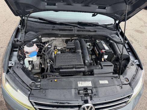 Used 2018 Volkswagen Jetta SE FWD image 24