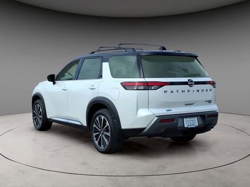 New 2026 Nissan Pathfinder Platinum image 3