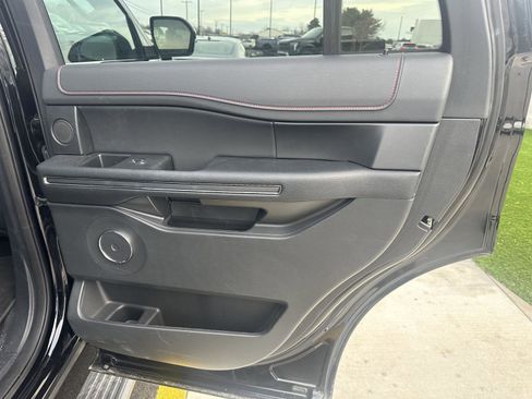 Used 2023 Ford Expedition Limited image 20