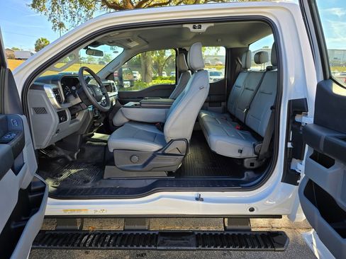 New 2024 Ford F550 4x4 SuperCab Super Duty image 32