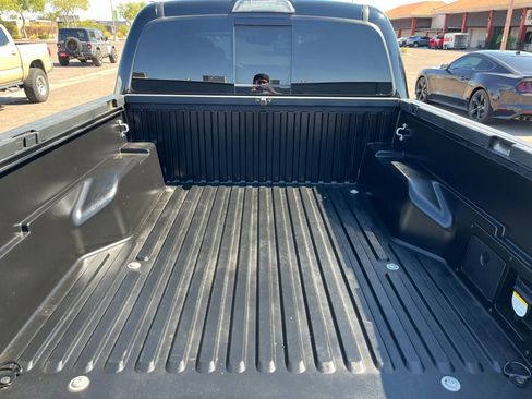 Used 2022 Toyota Tacoma Limited image 15