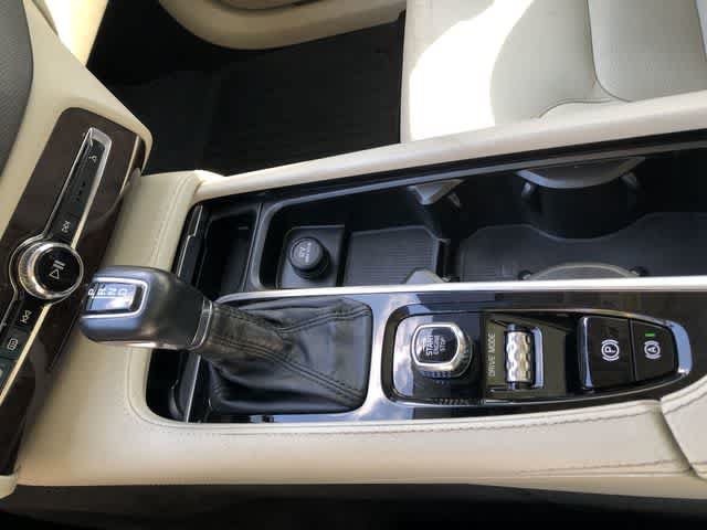 Used 2019 Volvo XC90 T5 Momentum w/ Protection Package Premier FWD image 28