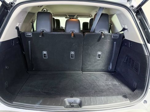 Certified 2025 Nissan Pathfinder SL AWD/4WD image 36