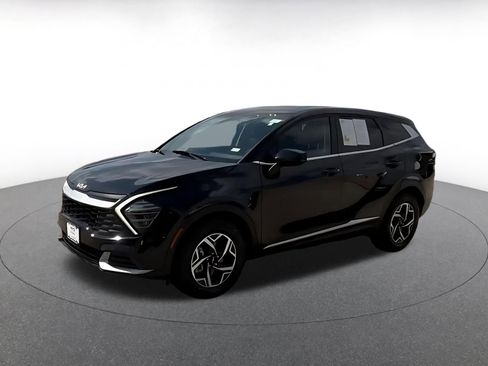 Used 2025 Kia Sportage LX image 8