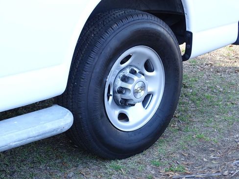 Used 2024 Chevrolet Express 2500 w/ Driver Convenience Package image 32