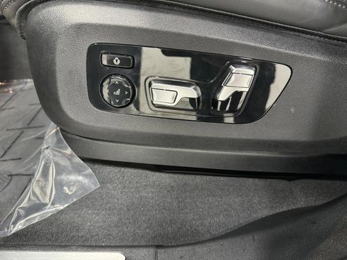 Used 2025 BMW X5 xDrive50e image 31