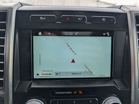 Used 2018 Ford F150 Platinum w/ Equipment Group 701A Luxury image 4