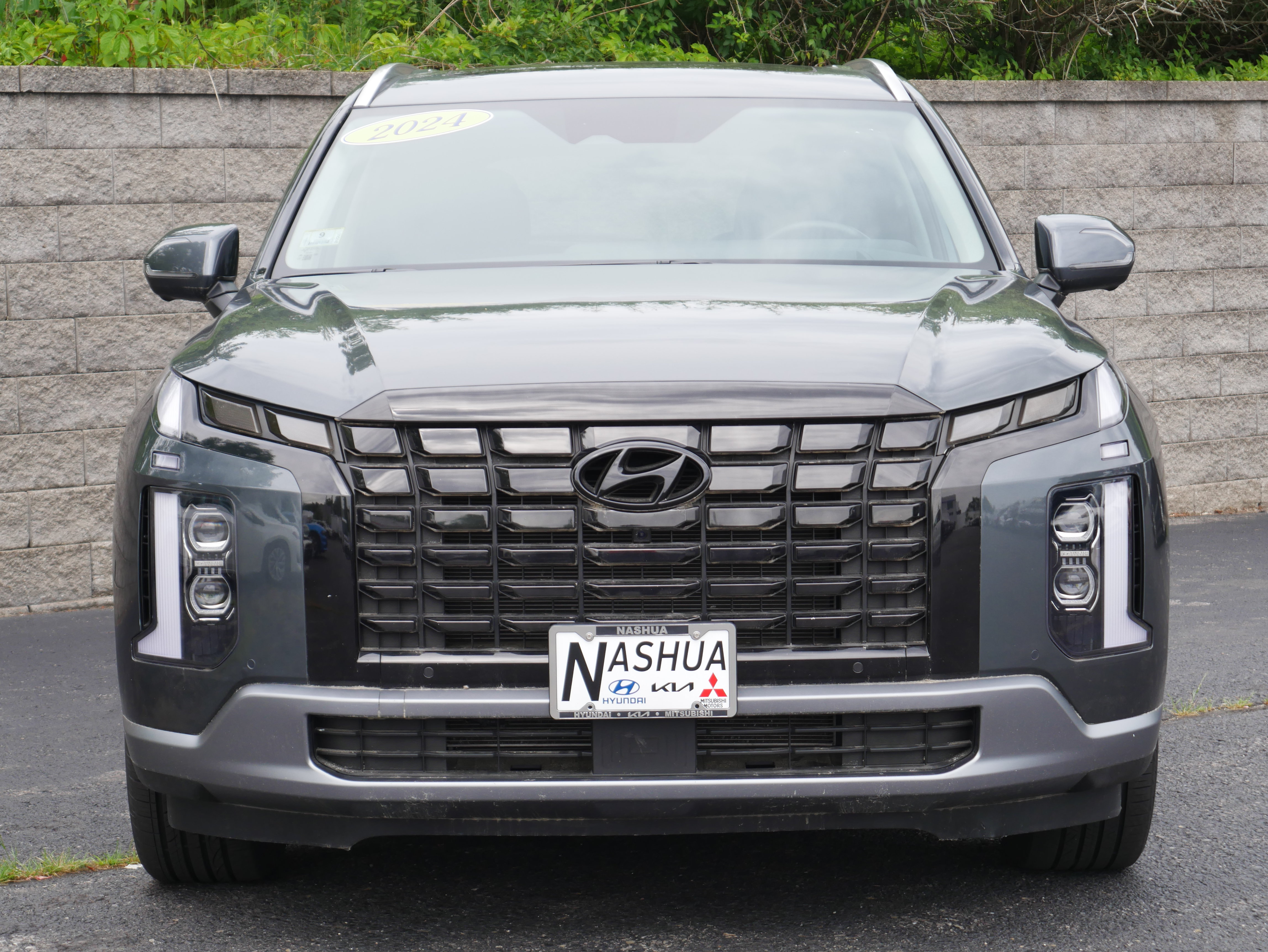 Used 2024 Hyundai Palisade Limited AWD/4WD image 2