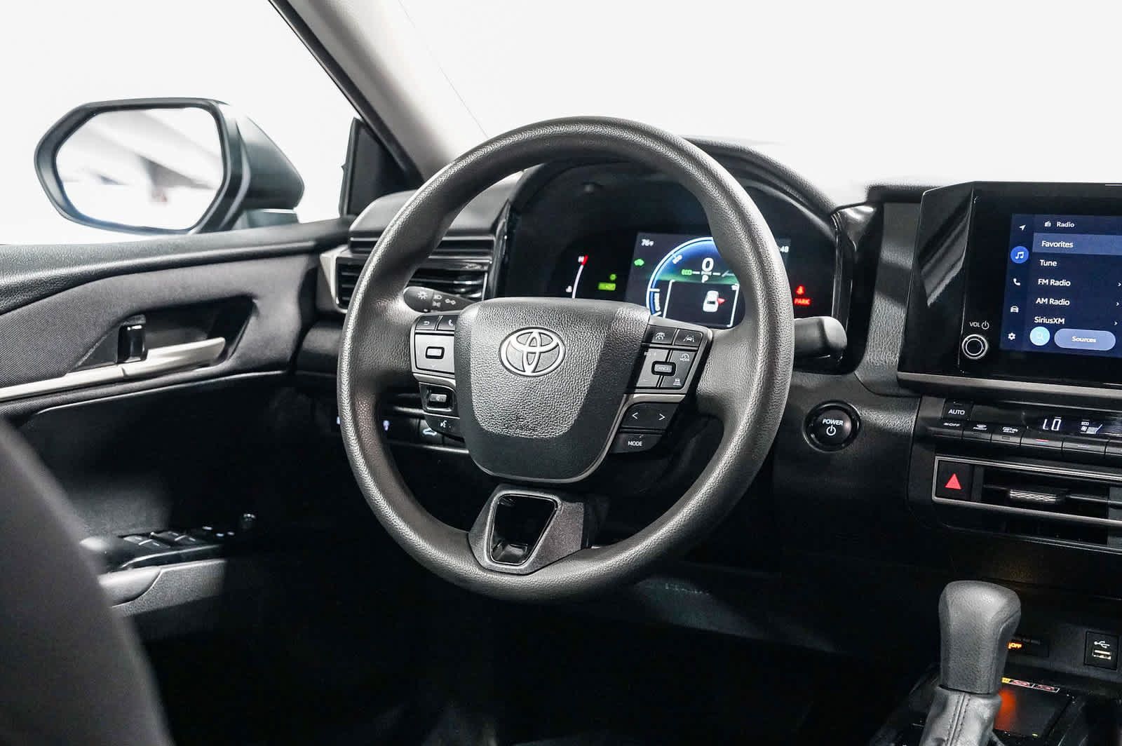 Used 2025 Toyota Camry LE w/ Convenience Package FWD image 15