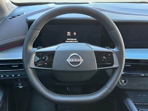 Used 2025 Nissan Murano Platinum AWD/4WD image 17
