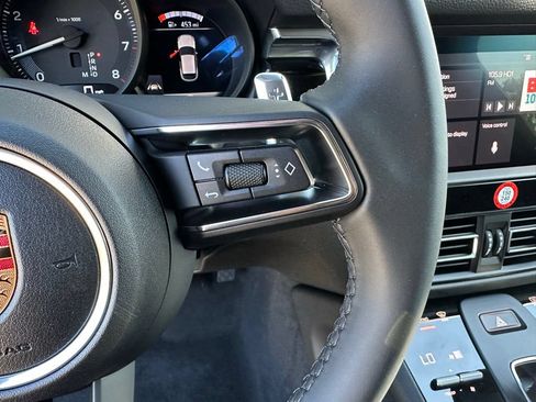 Used 2026 Porsche Macan AWD/4WD image 17