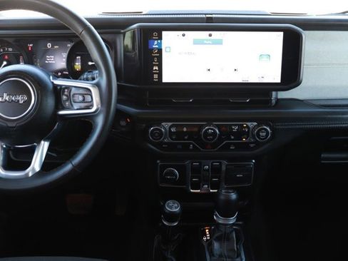 Used 2024 Jeep Wrangler Sahara image 15