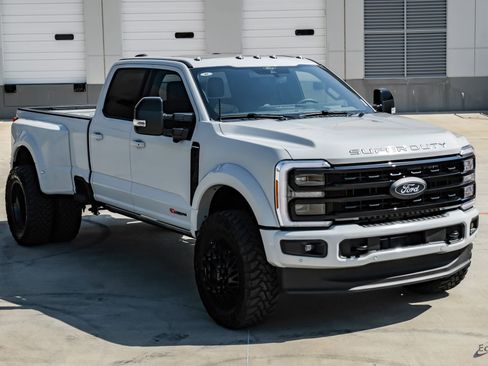 Used 2026 Ford F450 Platinum w/ FX4 Off-Road Package image 25